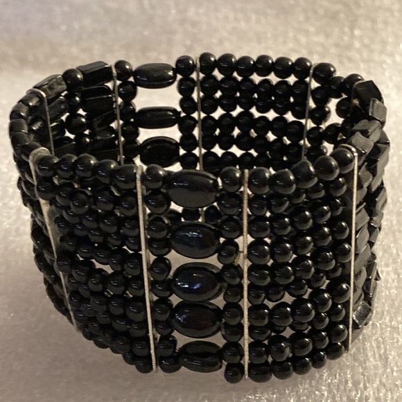 Black Shiny Multilayer Beaded Stretch Bracelet With Silvertone Linear Spacers - Picture 8 of 9